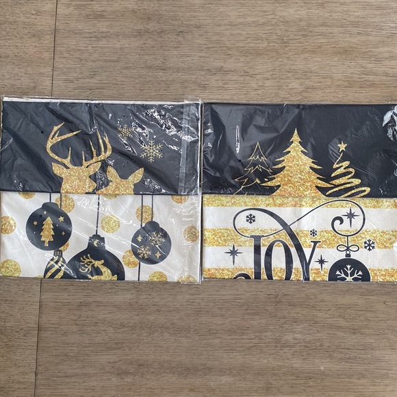 4 pillow covers New in Package Christmas Pillow Covers Set of 4 - Picture 5 of 9